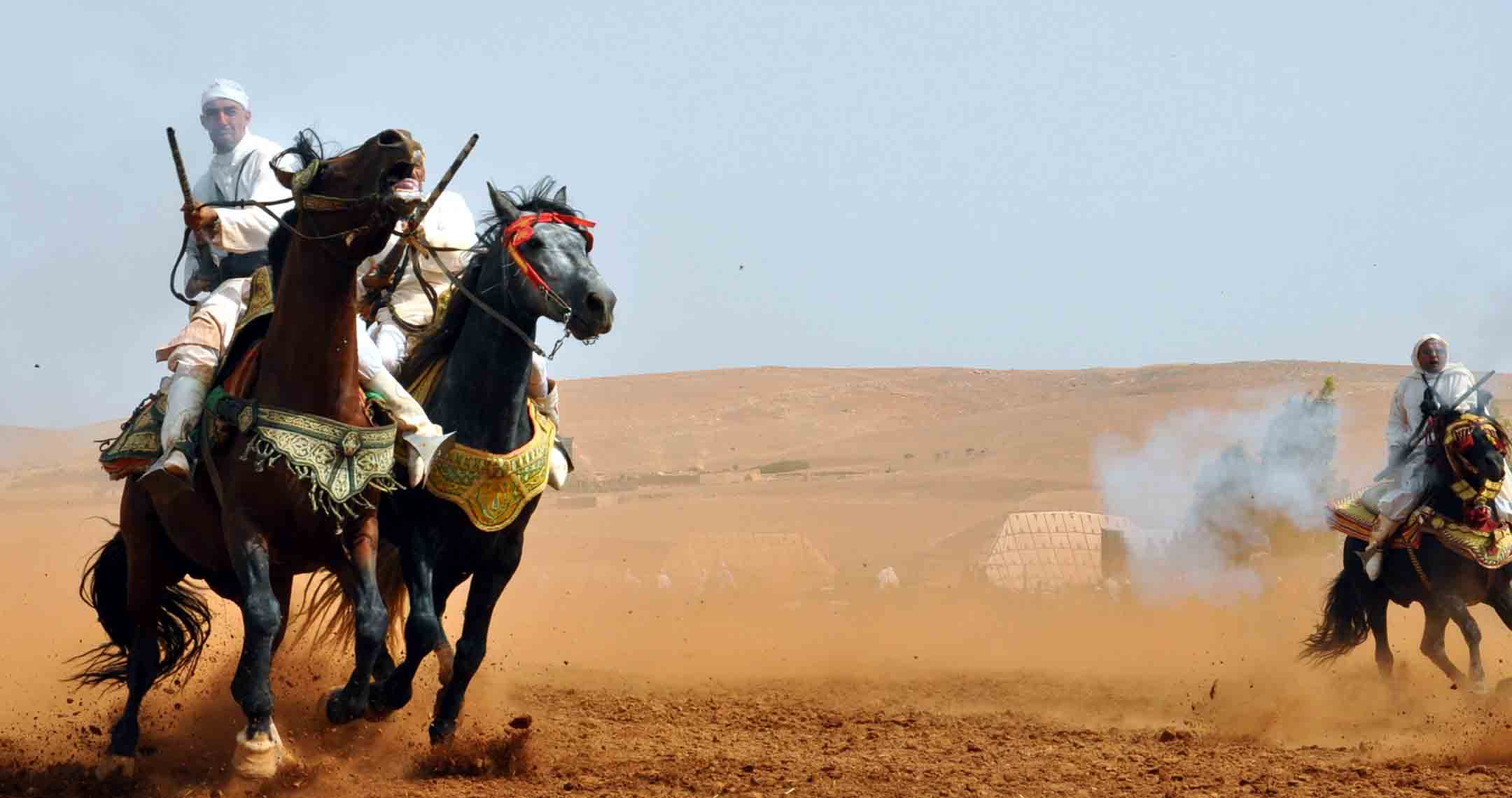 La fantasia s'inscrit comme grande tradition équestre au Maroc - © DR