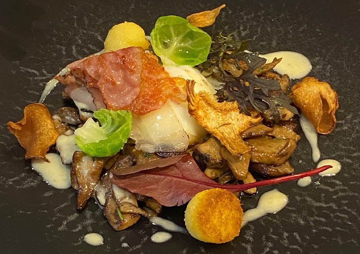 Œuf parfait aux  girolles, parmesan, pancetta, herbes variées - © Sormani