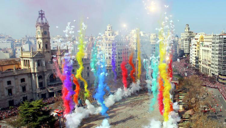 Espagne : València prépare la traditionnelle fête des Fallas  Espagne : València prépare la traditionnelle fête des Fallas