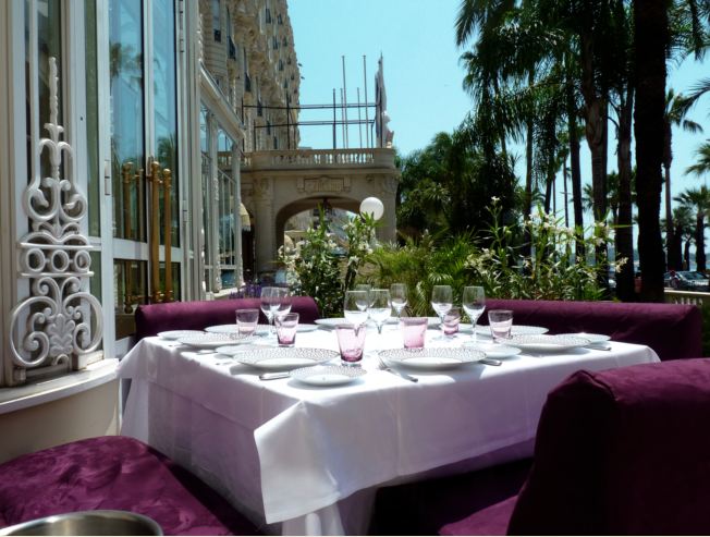Noura installe la gastronomie libanaise au Carlton de Cannes