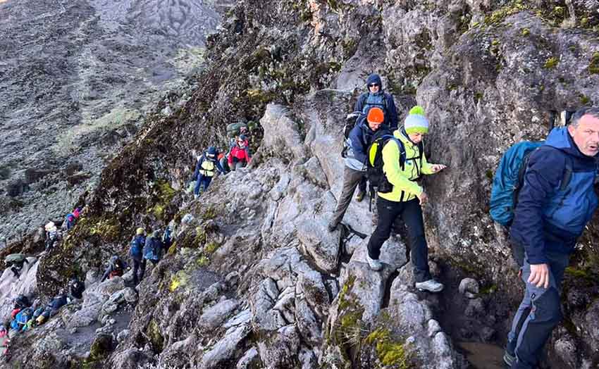 Une ascension qui est un défi physique et mental hors du commun - © CedivTravel