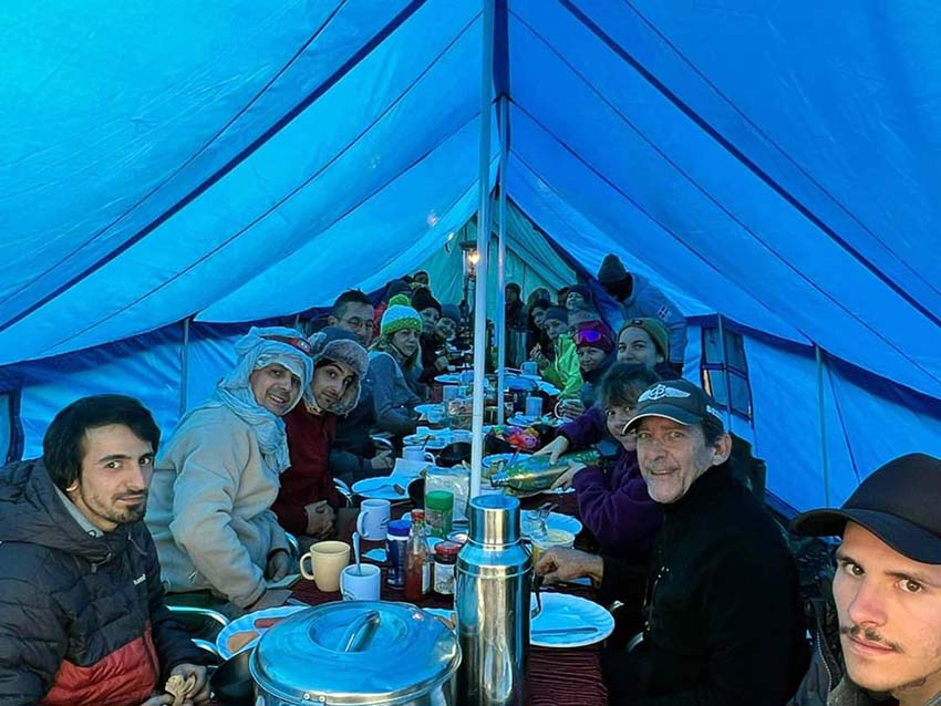 Moment de réconfort le soir au campemment - © Cediv Travel