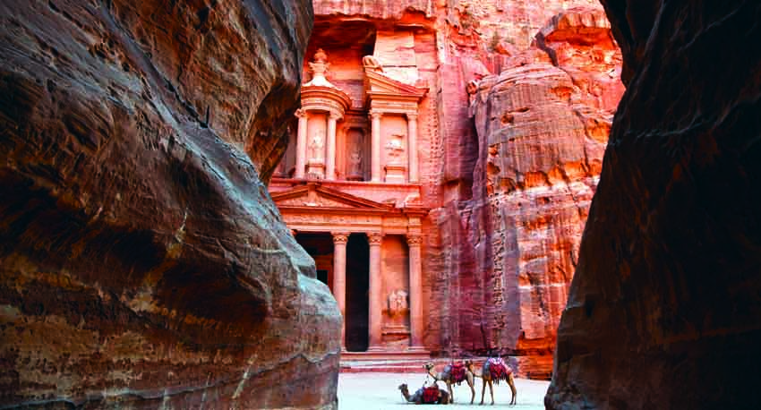 L'ancienne cité nabatéenne de Pétra, taillée dans la roche - © Visit Jordan L'ancienne cité nabatéenne de Pétra, taillée dans la roche - © Visit Jordan