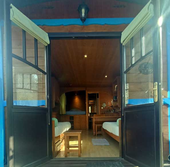 Intérieur d'une roulotte - © Hubert Gouleret