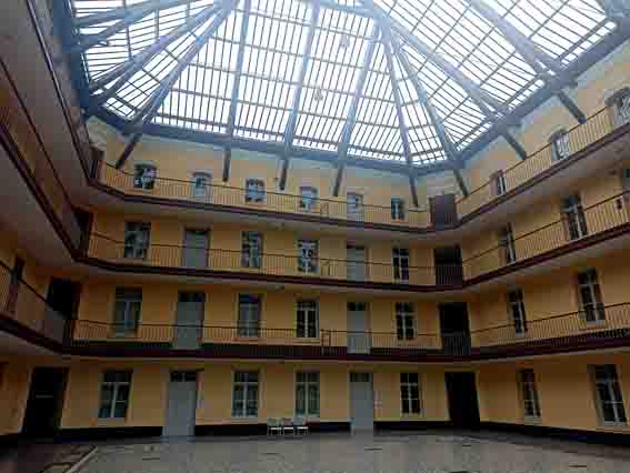 La grande verrière du Familistère - © Hubert Gouleret