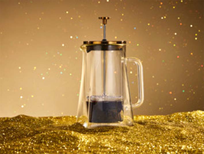 Cafetière Marrakech dorée à piston -  © Bacha Coffee