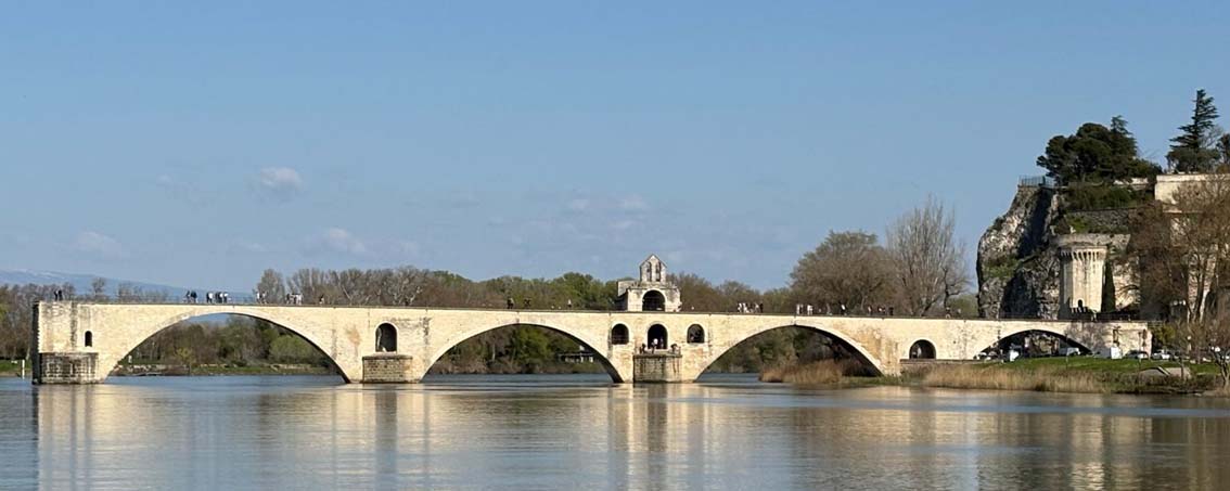 Pont Saint-Bénézet, ou le célèbre Pont d'Avignon - © Catherine Monbreault