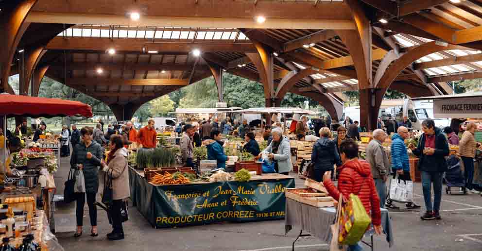 Le marché sous la Halle Georges Brassens - © Mich Mich en Vadrouille