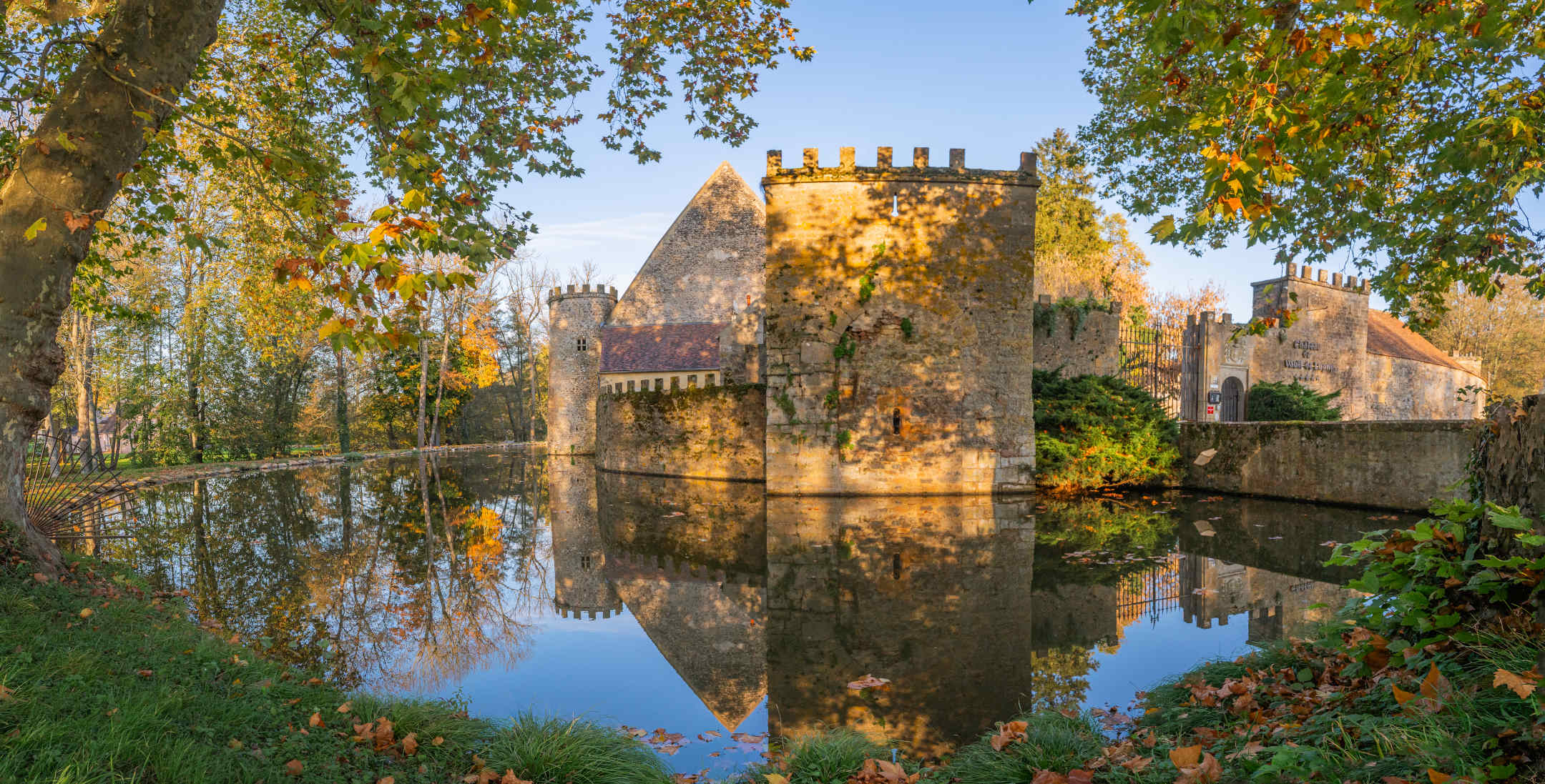 Les Lueurs des Châteaux - Château de Vault-de-Lugny - @ID'Photo