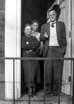 1937 - Dr. Jesse Talbot Littleton Jr, avec sa femme Bessie et leur fils Harvey - © Pyrex