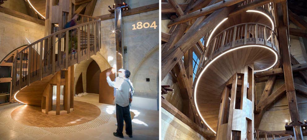 salle des quadrilobes et escalier à double révolution - © David Bordes - Vue en contre-plongée - © Catherine Monbreault