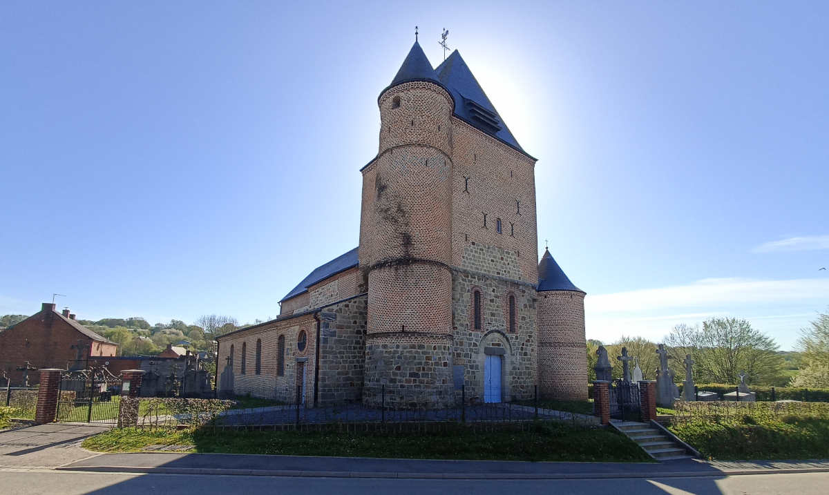 Église fortifiée Sainte-Benoîte de Lerzy - © Hubert Gouleret