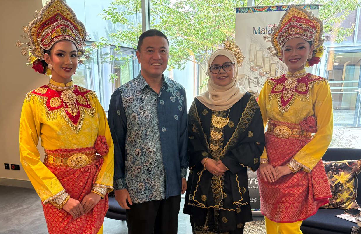 Son excellence Datuk Eldeen Husaini Mohd Hashim, Ambassadeur de Malaisie en France et madame Zalina Ahmad, directrice de Tourism Malaysia à Paris - © Catherine Monbreault
