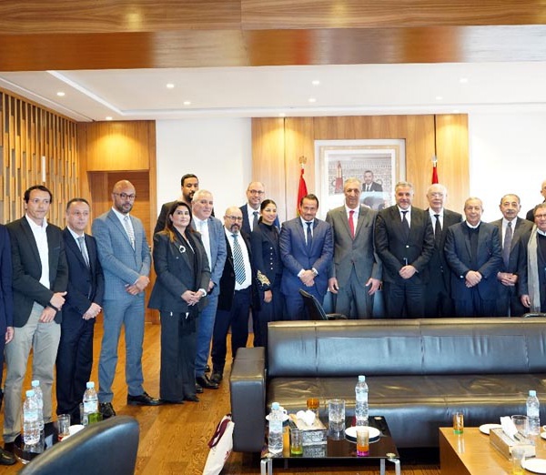 Les membres du Comité Régional du Tourisme de Marrakech-Safi avec Monsieur Farid CHOURAK, préfet de la région (au centre) - © DR