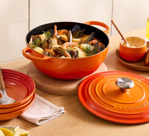 Le Creuset célèbre 100 ans de couleurs iconiques