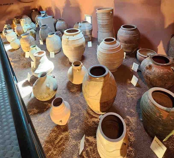 Saint-Quentin-la-Poterie, village de caractère de potiers céramistes